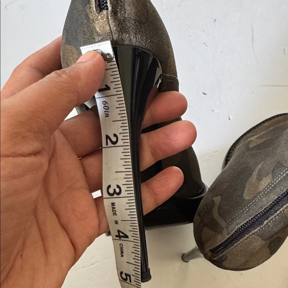 Burberry camouflage heels - Picture 12 of 13